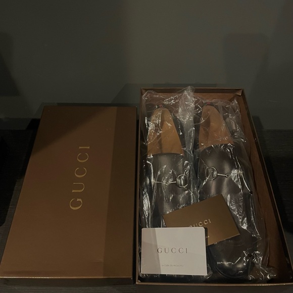 Gucci Other - GUCCI VINTAGE Brown Horse Bit Leather Loafers SIZE 10 1/2 (NEVER WORN)